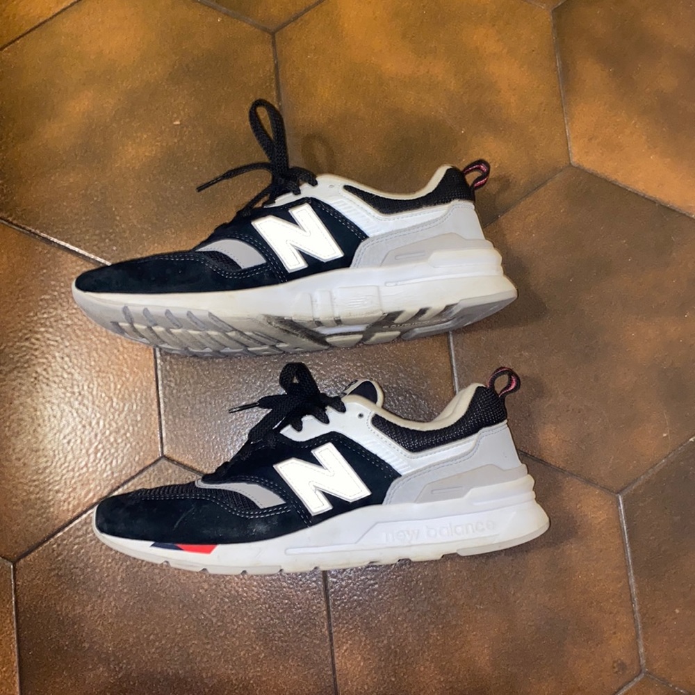 New Balance 997H tennis shoes